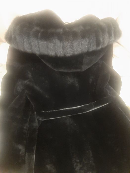 Продам мутоновую шубу