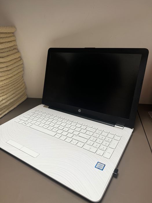 Лаптоп HP 15-bs150sa