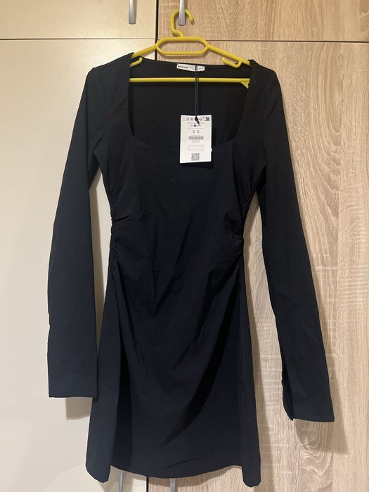 Черна рокля Bershka, размер S