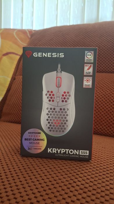 Олекотена геймърска мишка Genesis Krypton 555 (70g, RGB, PixArt)