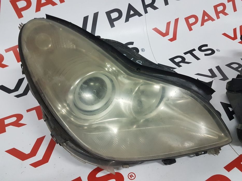 Mercedes CLS W219 C219 фар фарове огледало