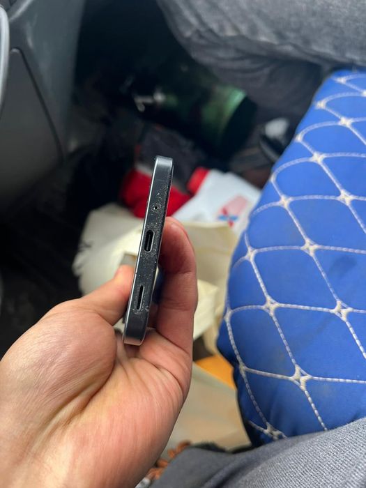 Продам Samsung a17 на 256гб