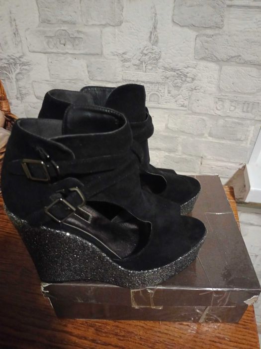 Босоножки для праздника Выпускной