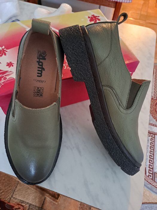 Срочно продам лоферы 40