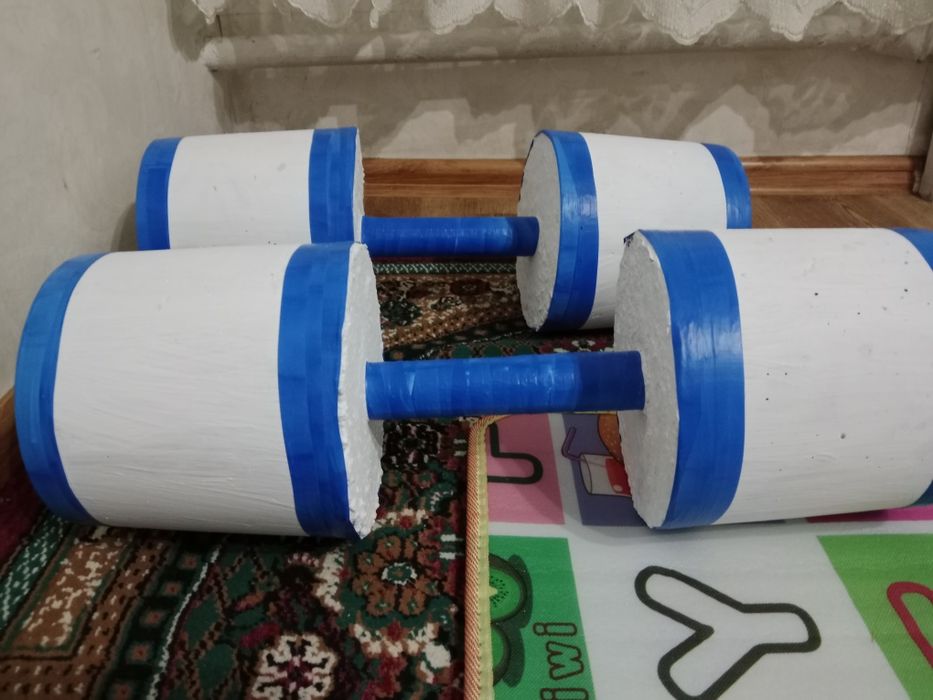 Продам ручной гантель.