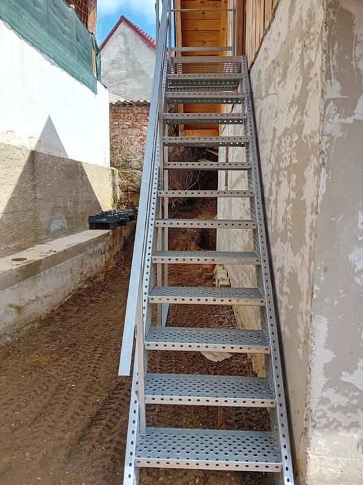 Scara metalica zincata 4mm face și montaj oriunde în tara