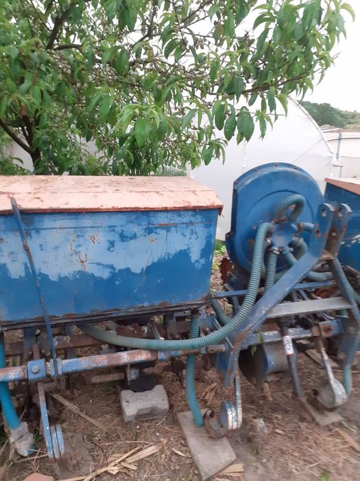 Vand semanatoare monosem pe 4 randuri