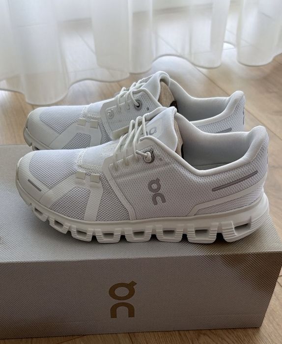 Женские кроссовки On Cloud 6