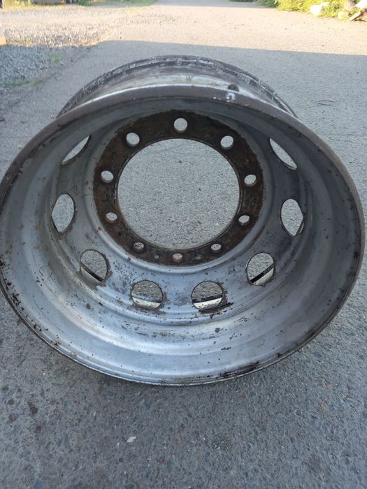 Продам диск  R 22.5.  Ширина 8.25