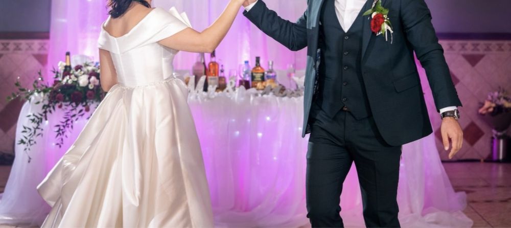 Сватбена рокля от Atelier Ivoire