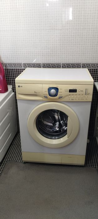 Продам стиральную машину LG
