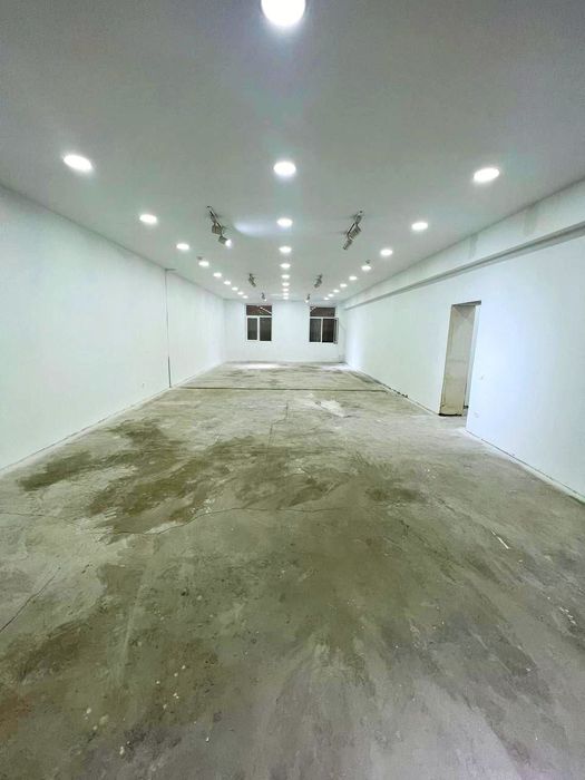 Сдаётся в аренду магазин 335 м² с подвалом на улице Паркент (AX)