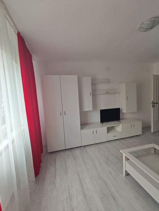 Inchiriez apartament 2 camere decomandat strada Nicolae Titulescu