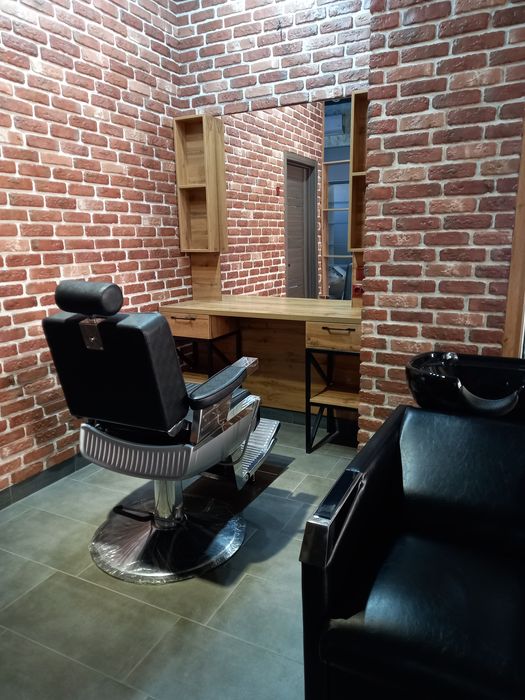 Стол для барбер зоны лофт.