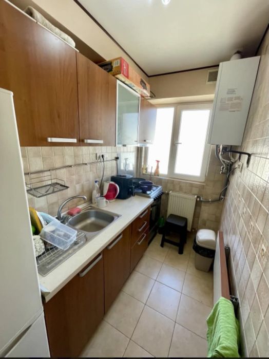 Ofer spre închiriere apartament,2 camere, decomandat, pe data  01-08-2026