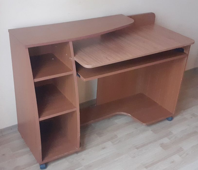 Vând birou multifuncțional culoare lemn