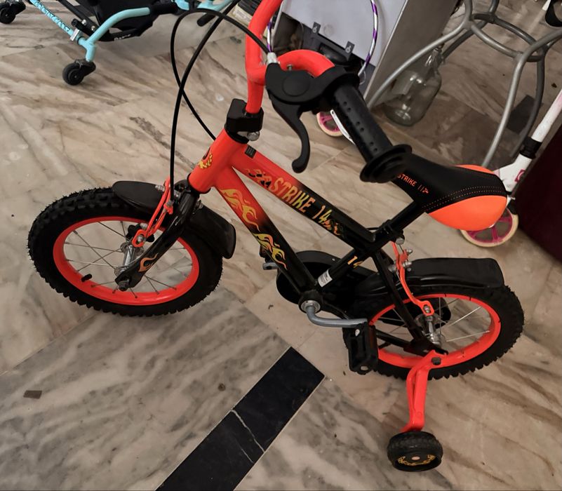 Bicicletă copii Strike 14”, cu roți ajutătoare, frâne, stare foarte bună