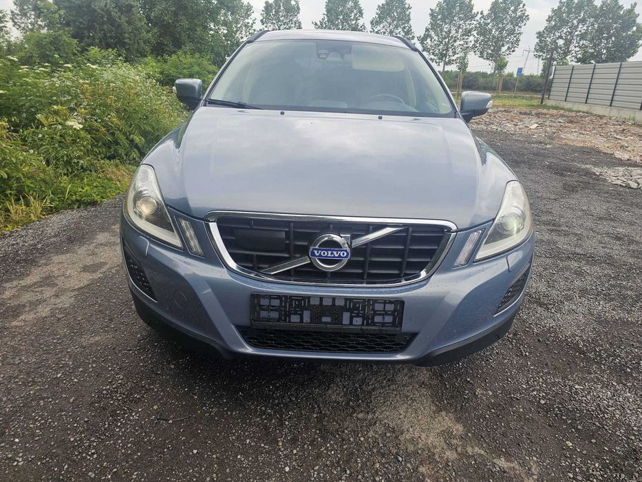 Volvo xc60 D5 4x4 totul facut la reprezentanta volvo