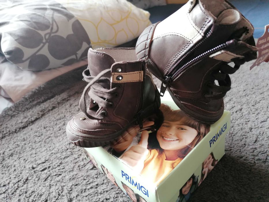 Нови детски обувки-естествена кожа и набук, 20 номер