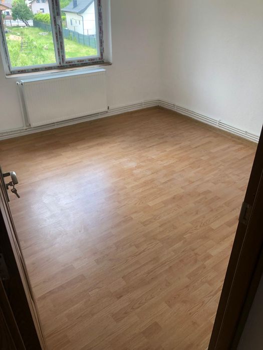 Direct proprietar vând apartament decomandat