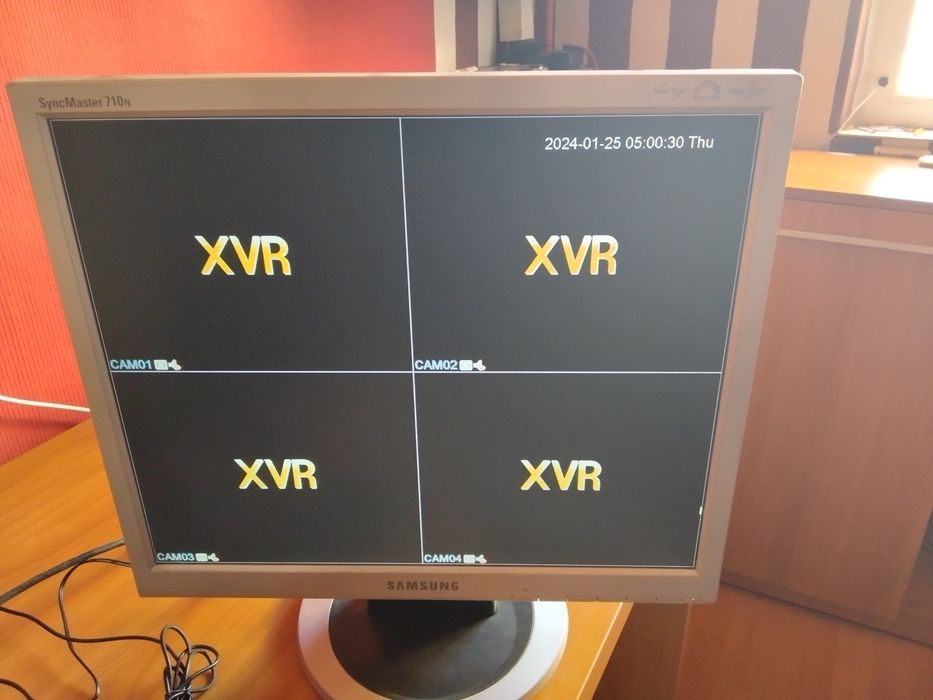 оригинален 17 инчов монитор Самсунг-перфектен