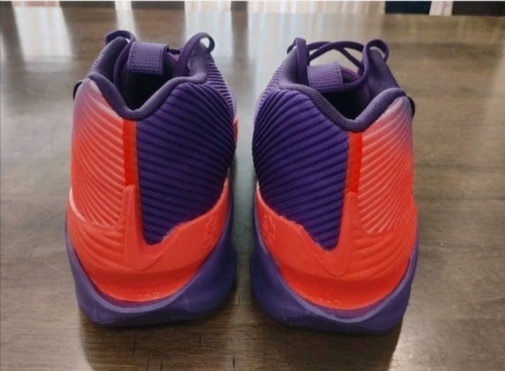 Маратонки Nike GT Jump