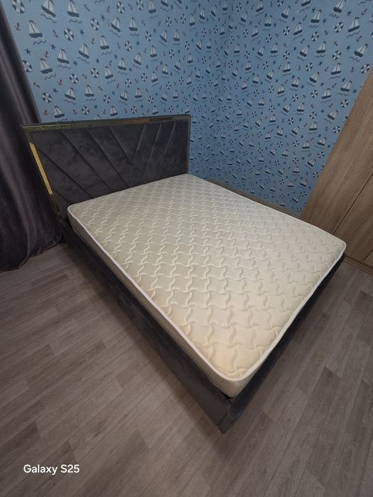 Продам 2 спальную кровать