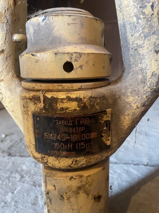 Элеватор для подъема и спуска труб