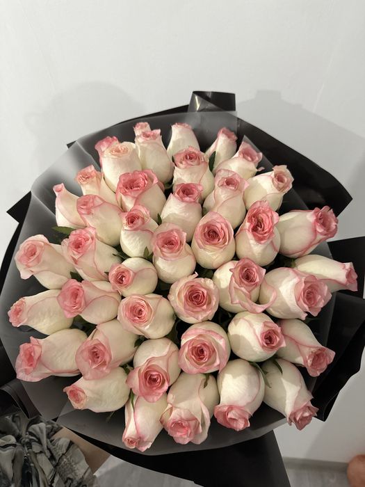 Цветы букет 41 роза голландская