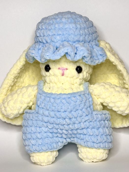 Игрушка в виде Зайчика