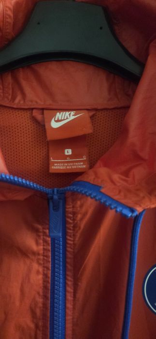 Jacheta de  vant Nike Paris Saint- Germain,marimea L stare foarte buna