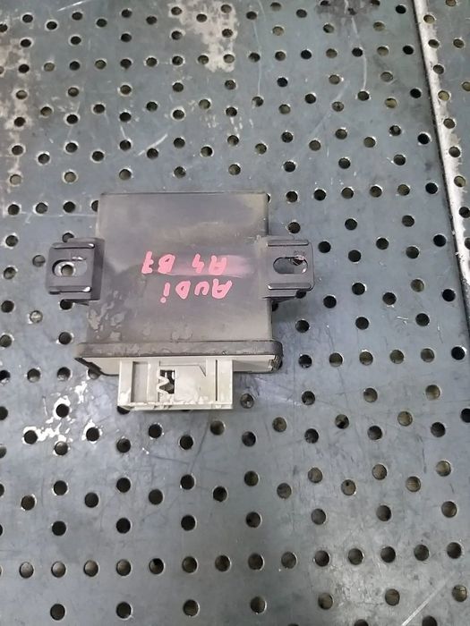 Modul calculator lumini audi a4 b7 8e 5la00837900 8p0907357b