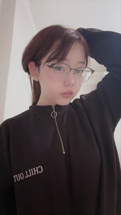 Кофта с зипкой у шеи