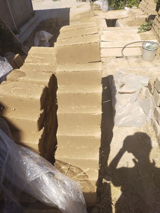 Loy blok gisht pishiq quyiladi razmeri 32×15 narxi 1.500 manzil qibray