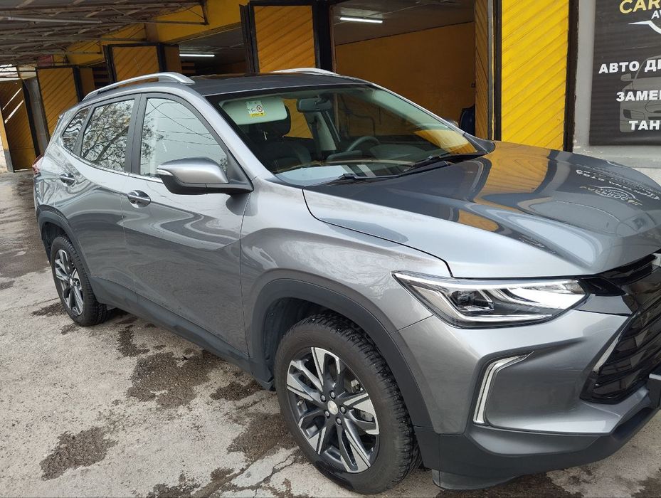 Srocna sotiladi tracker 2 premier panaramali lukli ideal sastayana