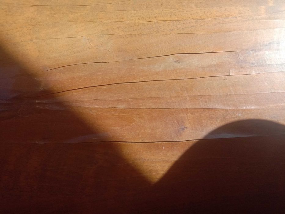 Продам стол деревянный