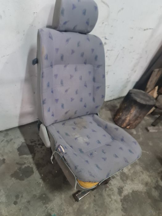 Vând banchete t4 transporter caravelle multivan