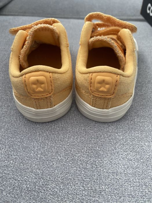 Teniși Converse, marimea 20, 11,5cm.