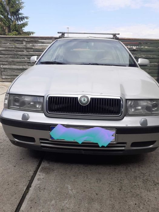 Vand Skoda Octavia 1600 cm3 benzina, stare functionala buna, an fabricatie 1999.pret 800 Eu negociabil tel. 0723755416
