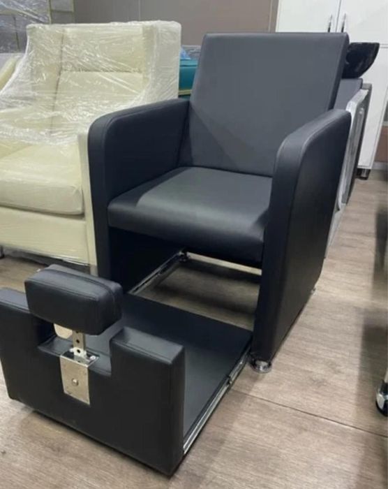 Продам 2 кресла для салона красоты