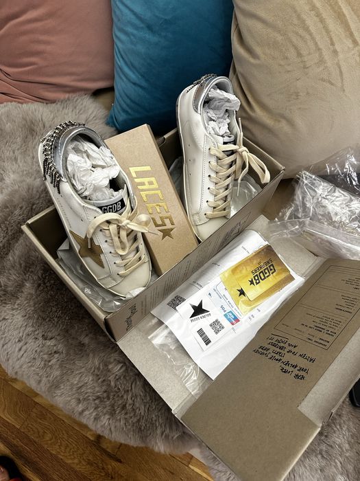 Adidasi Golden Goose din piele . Model nou .