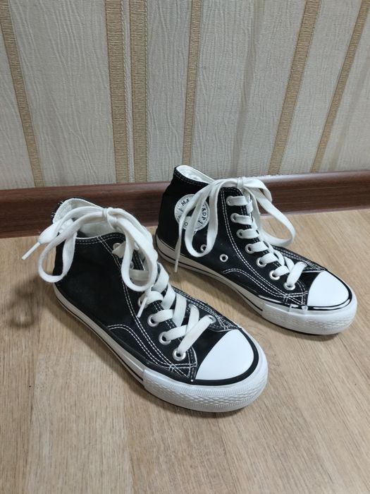 Продам кеды размер 35