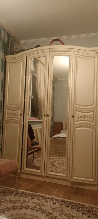 Продам спальный гарнитур