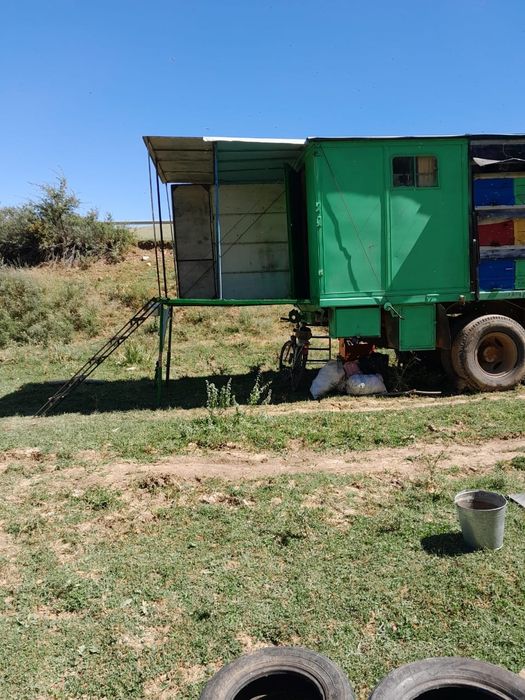 Пчелопавильон на камазовском ходу