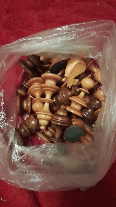 vand mini-tabla de sah si 2 seturi de piese