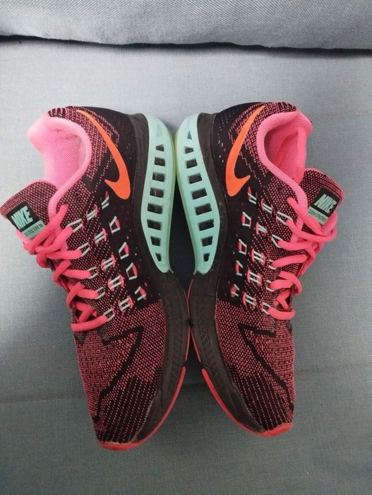 Nike zoom structure 18