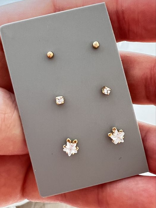 Обеци- декоративна бижутерия