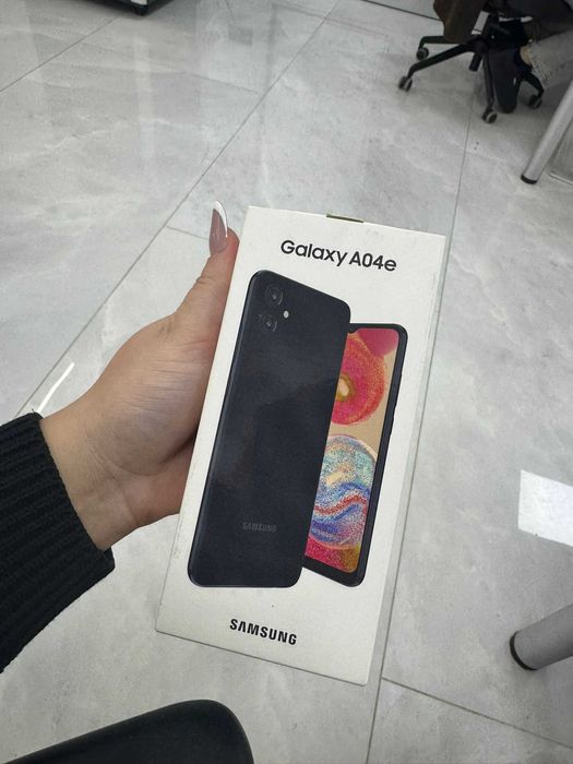 Vand telefoane diferite modele