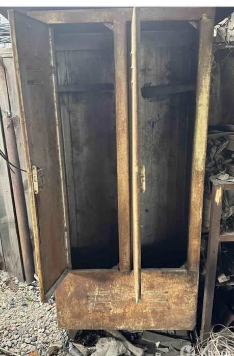 Продам шкаф металл