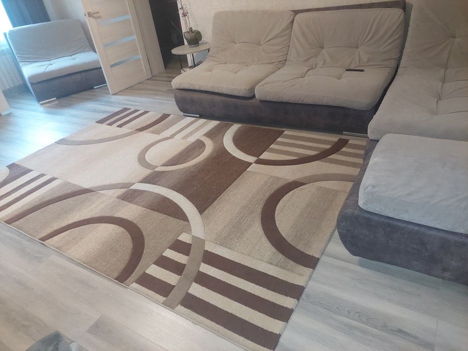 Продаю ковёр 2*3м